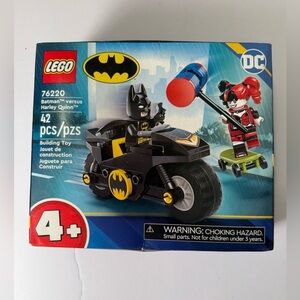 LEGO Batman versus Harley Quinn 76220 Set